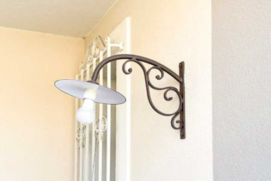 Tradizionale lampione a parete per esterni in ferro battuto che non passa di moda - In vendita Pompei by Artigianfer Spello